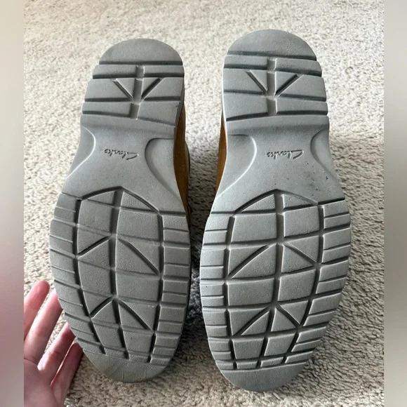 Men’s Clarks Size 10.5 - Picture 5 of 8